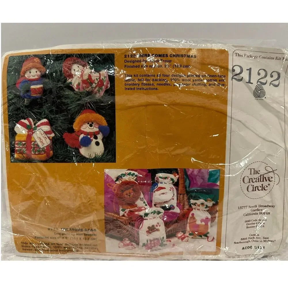 The Creative Circle 2122 Ornament Kit Here comes Christmas by Diana Troup